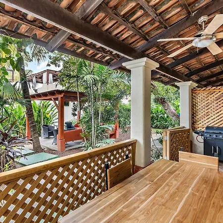 Colorful, Classy, Modern Split-Level Near Beach With Pool