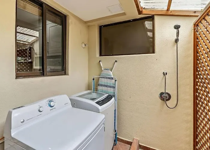 Apartamento Colorful & Private 2-bedroom Just A Short Walk From The