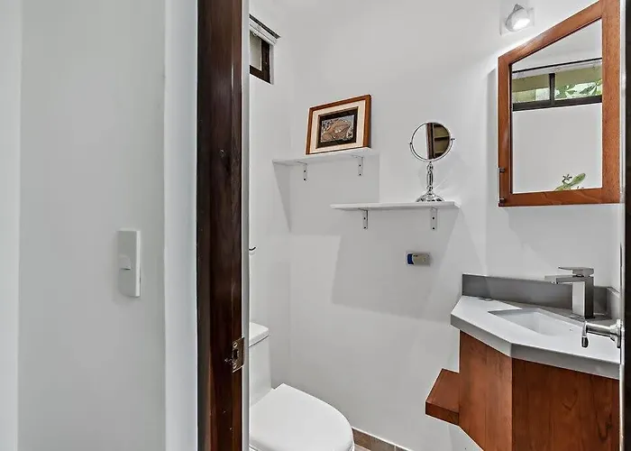 Apartamento Colorful & Private 2-bedroom Just A Short Walk From The *