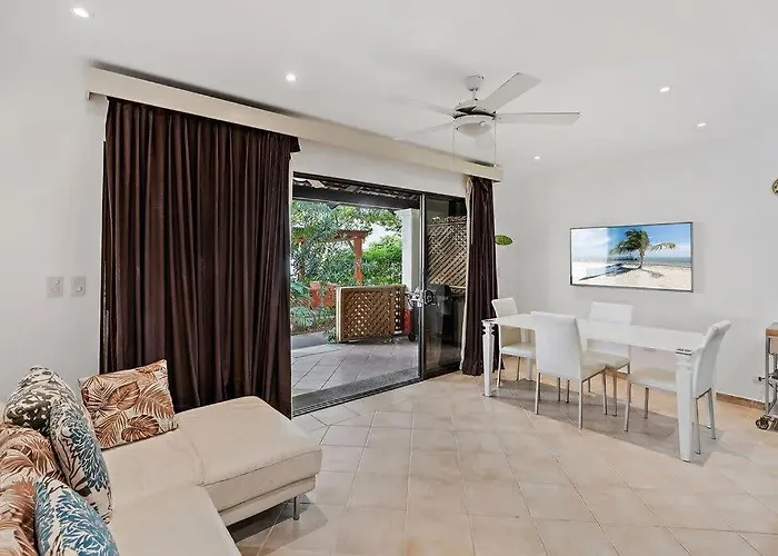 Colorful & Private 2-bedroom Just A Short Walk From The
