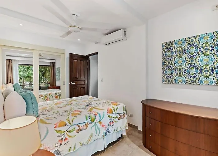 Apartamento Colorful & Private 2-bedroom Just A Short Walk From The